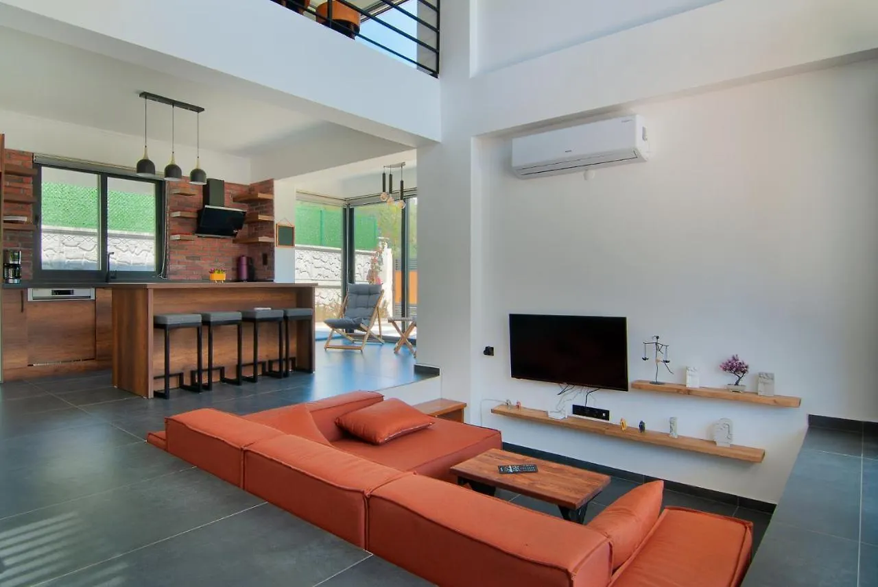 Marvelous Villa With Pool And Jacuzzi In Fethiye